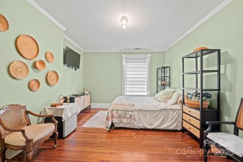 506 N Main Street NW Lenoir NC 28645