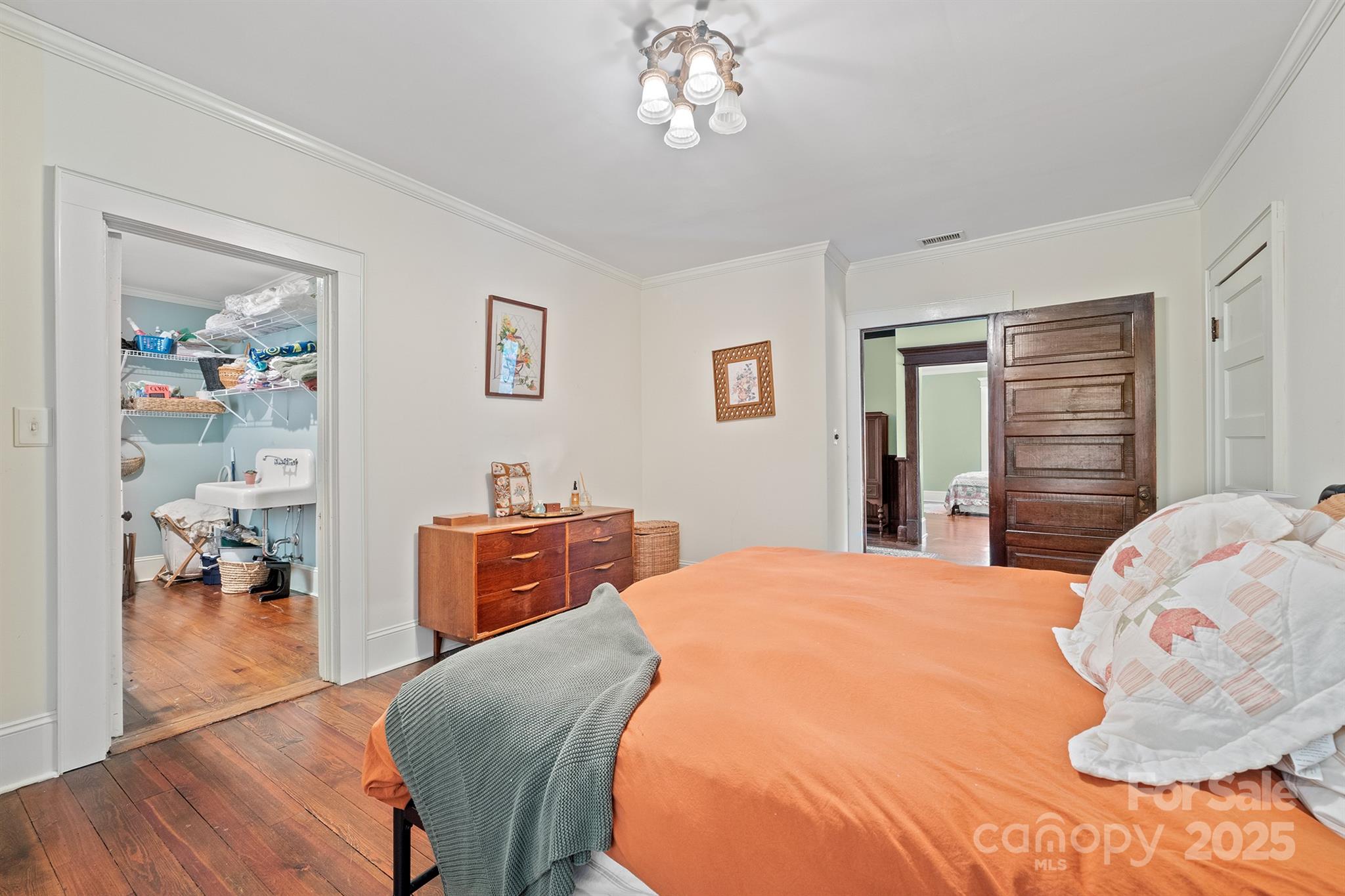 506 N Main Street NW Lenoir NC 28645