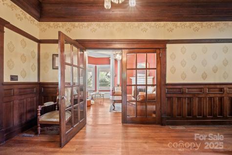 506 N Main Street NW Lenoir NC 28645