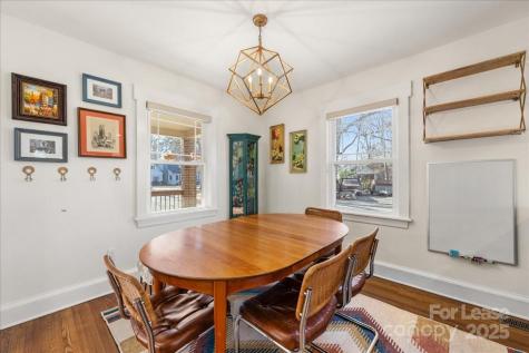 5712 Oak Drive Charlotte NC 28216