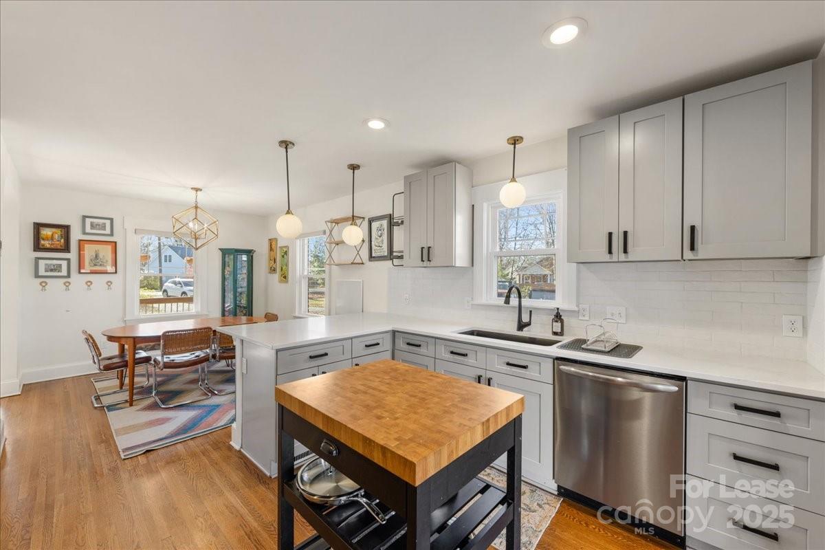 5712 Oak Drive Charlotte NC 28216