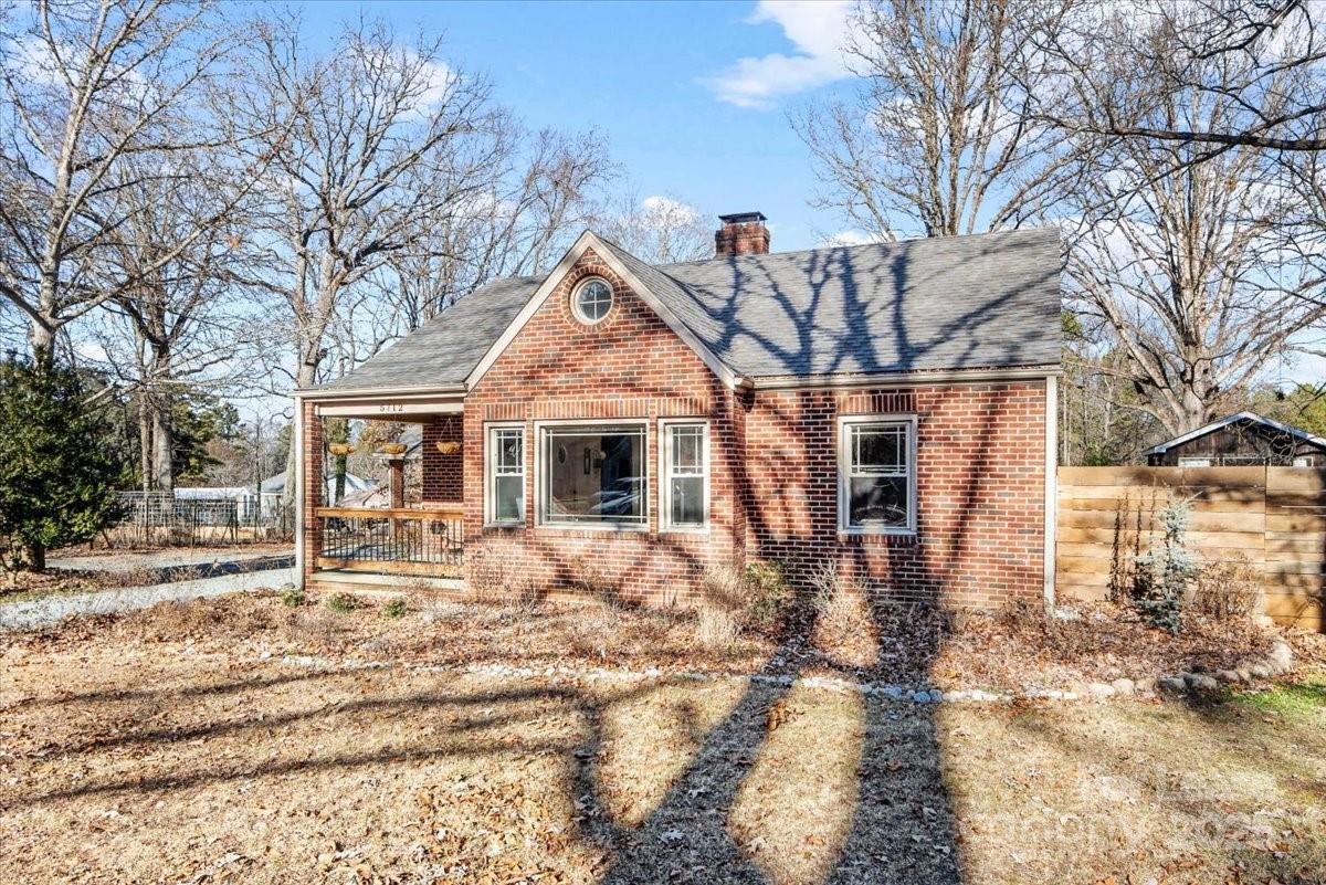 5712 Oak Drive Charlotte NC 28216