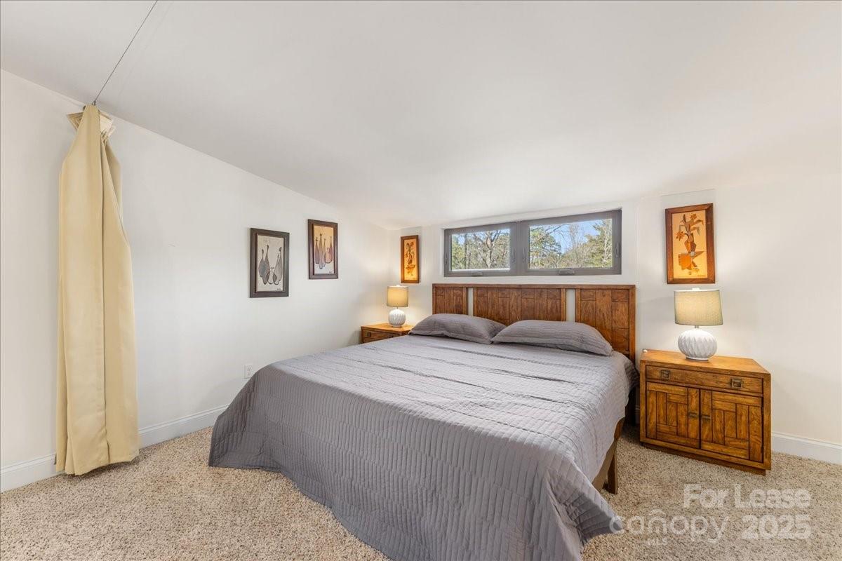 5712 Oak Drive Charlotte NC 28216