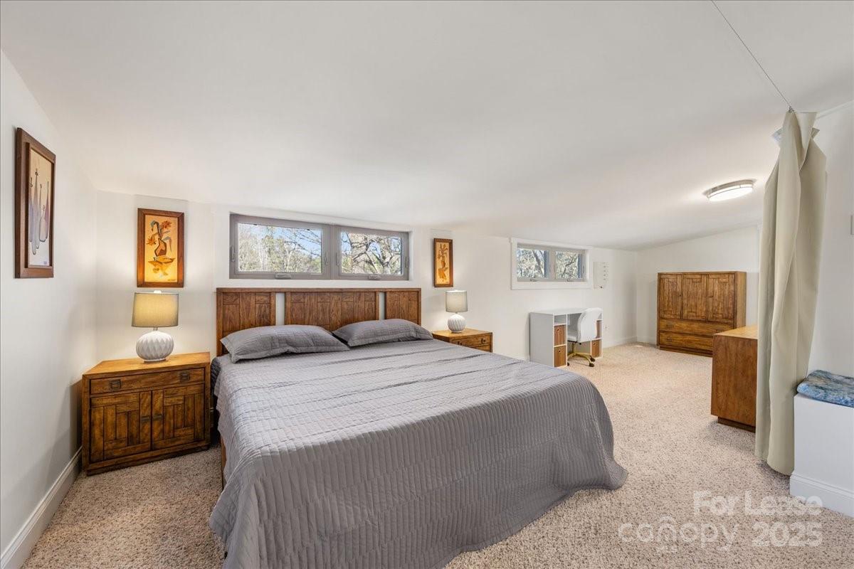 5712 Oak Drive Charlotte NC 28216
