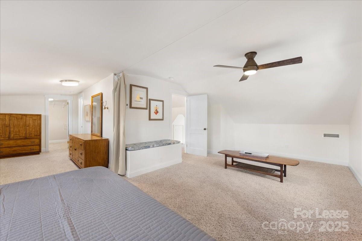 5712 Oak Drive Charlotte NC 28216