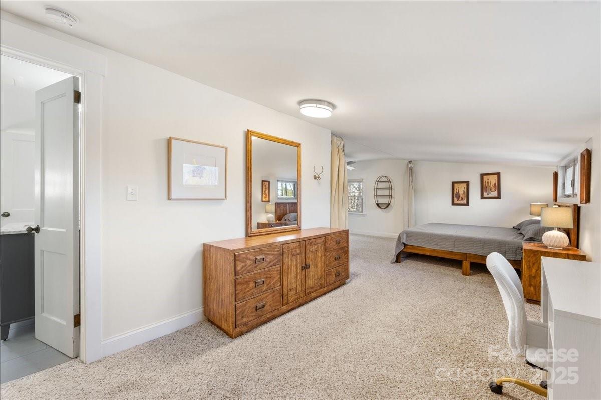 5712 Oak Drive Charlotte NC 28216