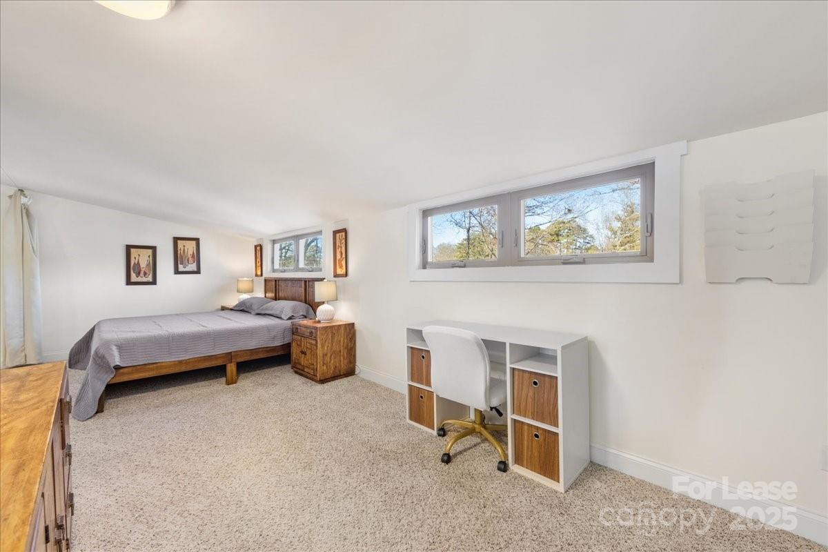 5712 Oak Drive Charlotte NC 28216