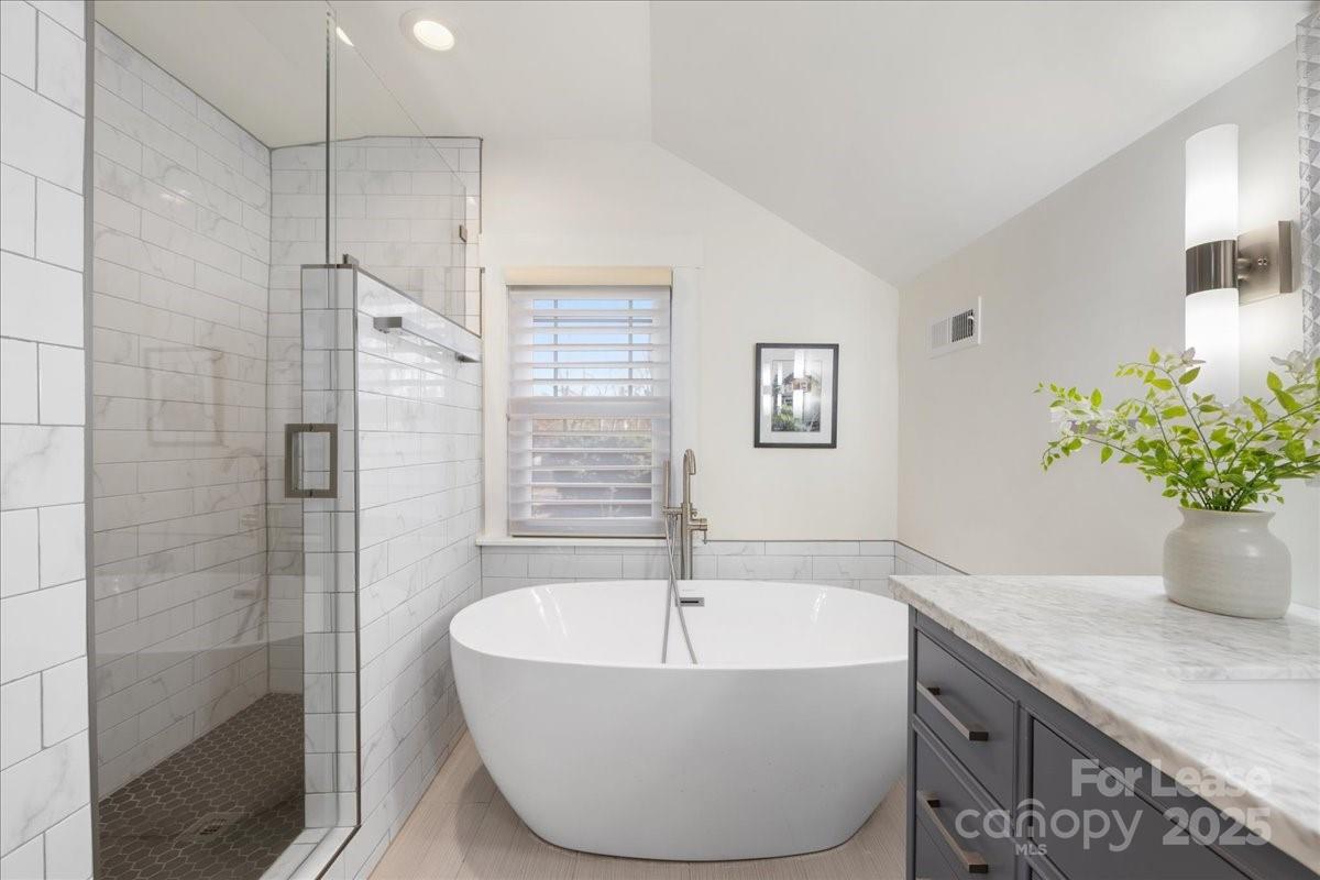 5712 Oak Drive Charlotte NC 28216