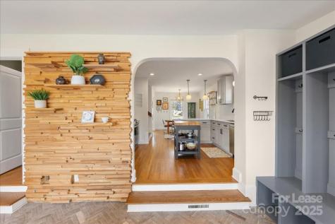 5712 Oak Drive Charlotte NC 28216