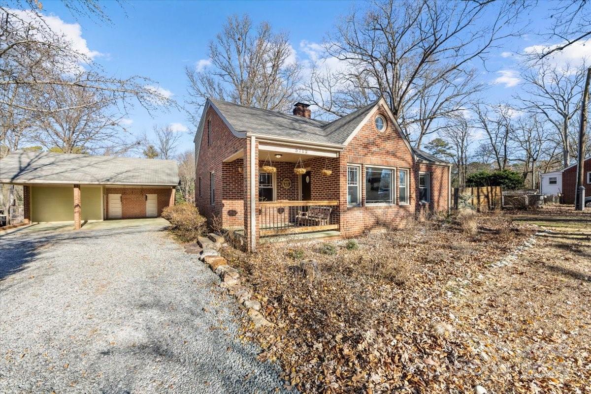 5712 Oak Drive Charlotte NC 28216