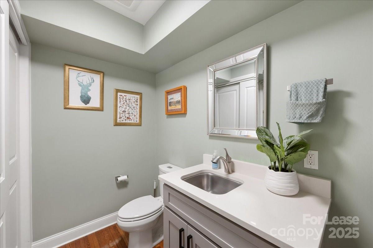 5712 Oak Drive Charlotte NC 28216