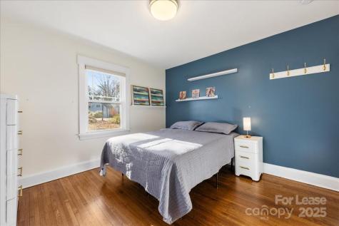 5712 Oak Drive Charlotte NC 28216