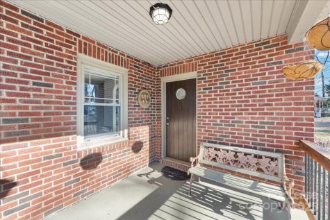 5712 Oak Drive Charlotte NC 28216