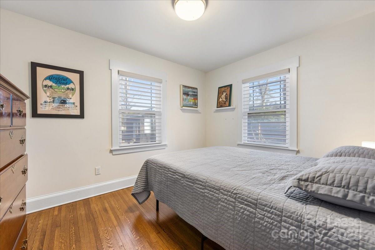5712 Oak Drive Charlotte NC 28216