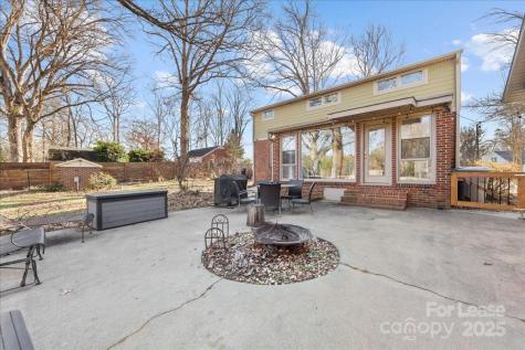 5712 Oak Drive Charlotte NC 28216