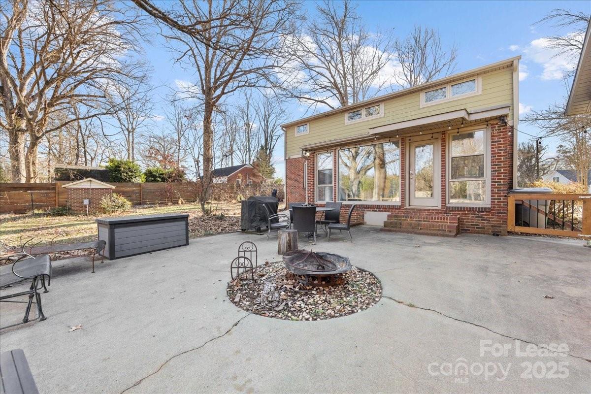 5712 Oak Drive Charlotte NC 28216