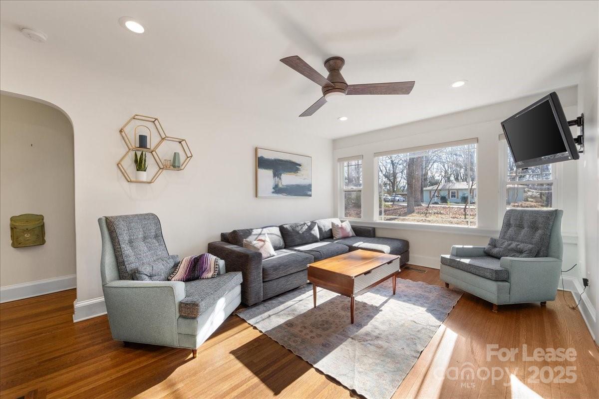 5712 Oak Drive Charlotte NC 28216