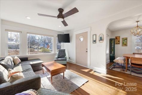 5712 Oak Drive Charlotte NC 28216