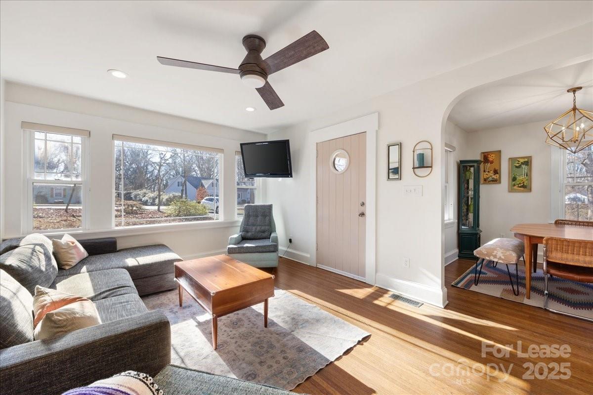5712 Oak Drive Charlotte NC 28216