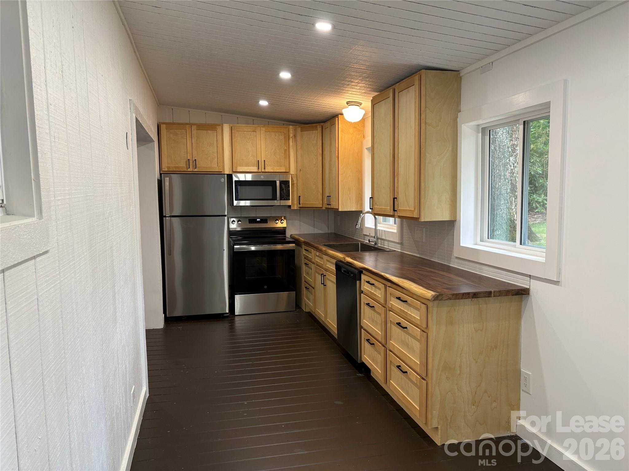 495 Armstrong Avenue Hendersonville NC 28739