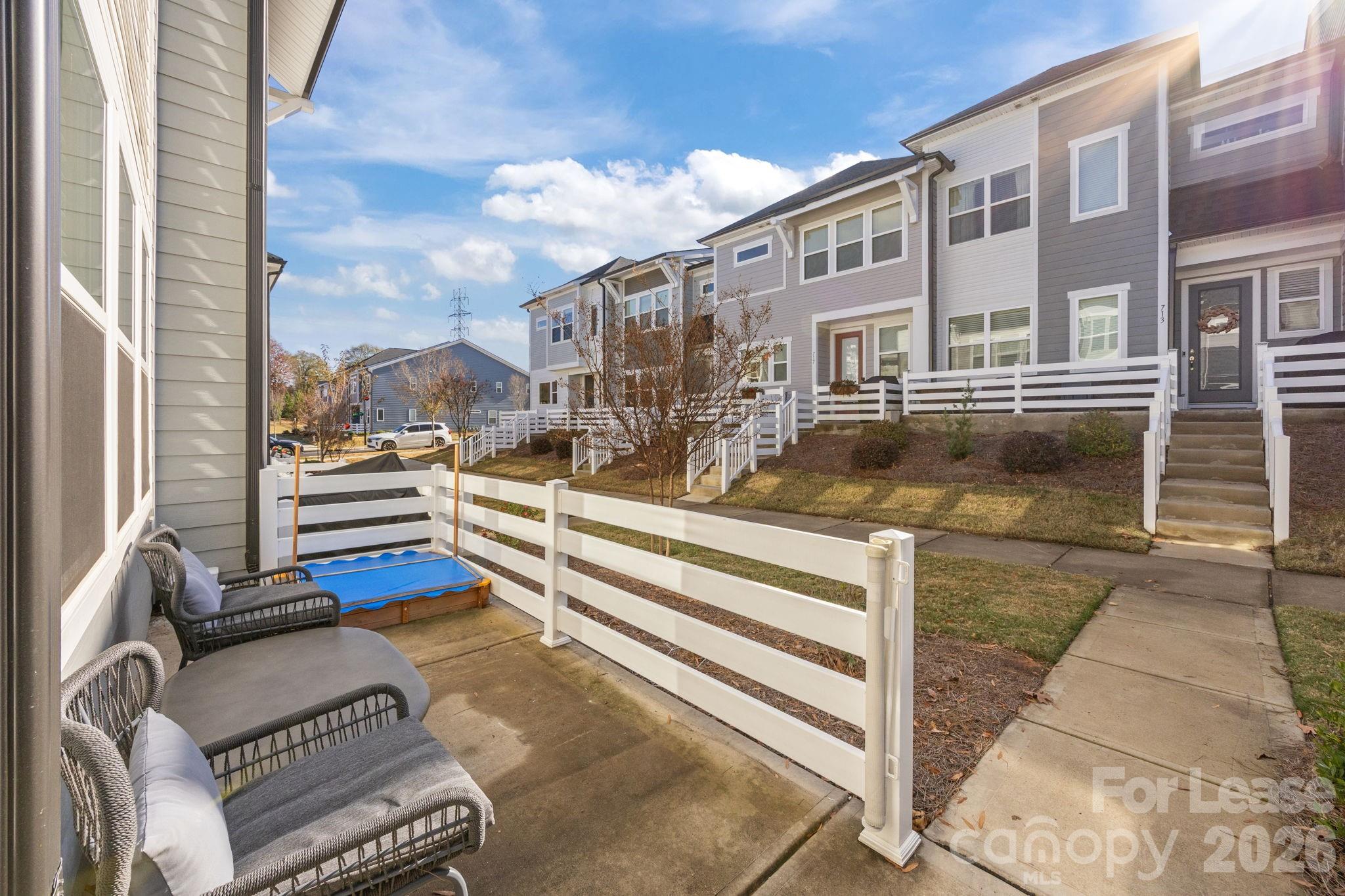 915 Kinsey Alley Charlotte NC 28217