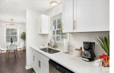 3909 Woodbriar Trail Charlotte NC 28205