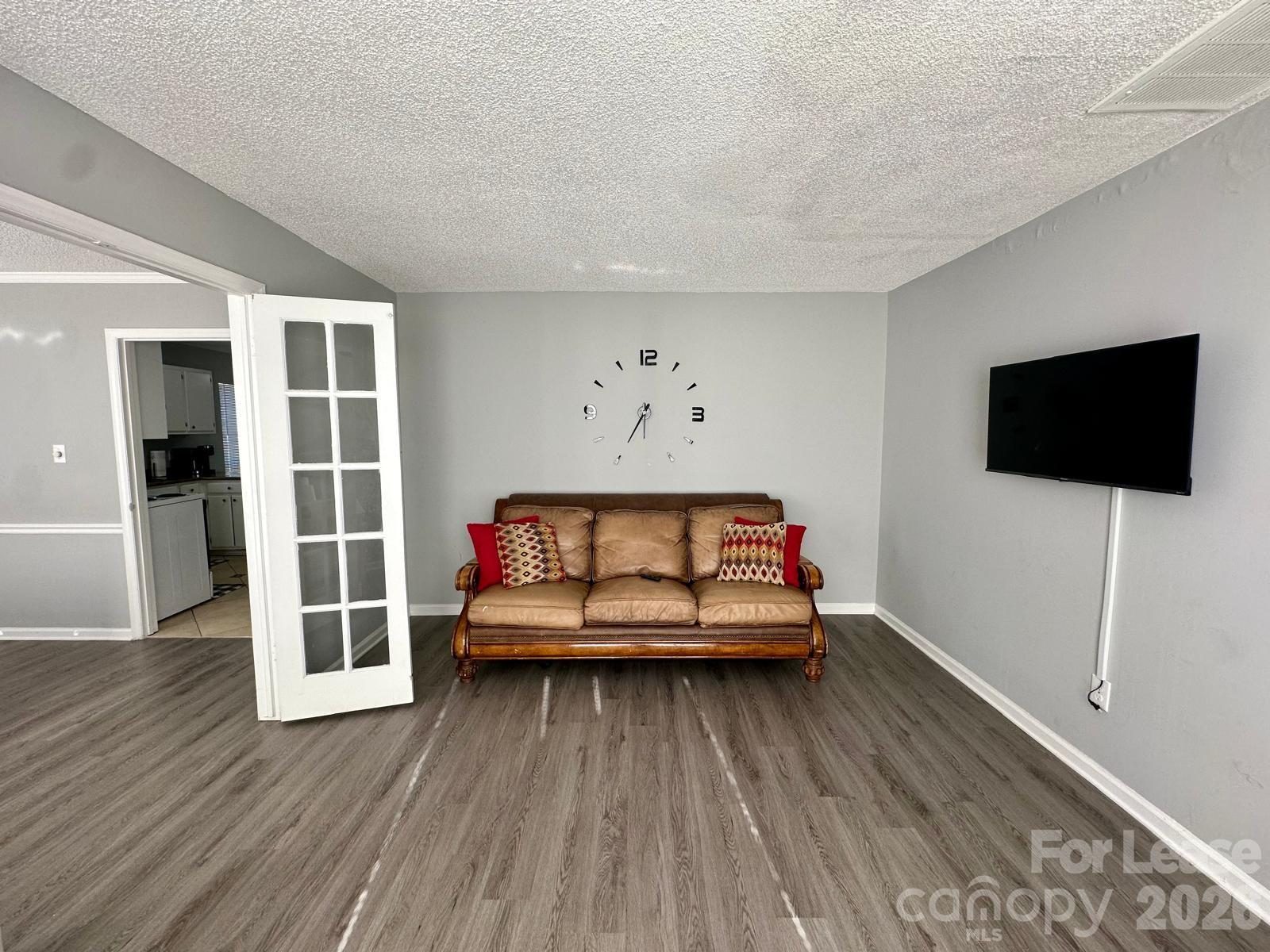 9501 Pondside Lane Charlotte NC 28213