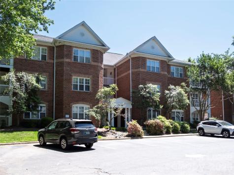 5609 Fairview Road Charlotte NC 28209