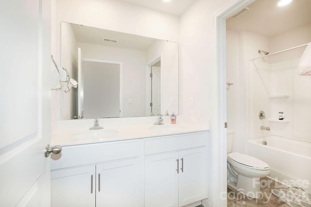 8140 Clairwood Drive Charlotte NC 28269