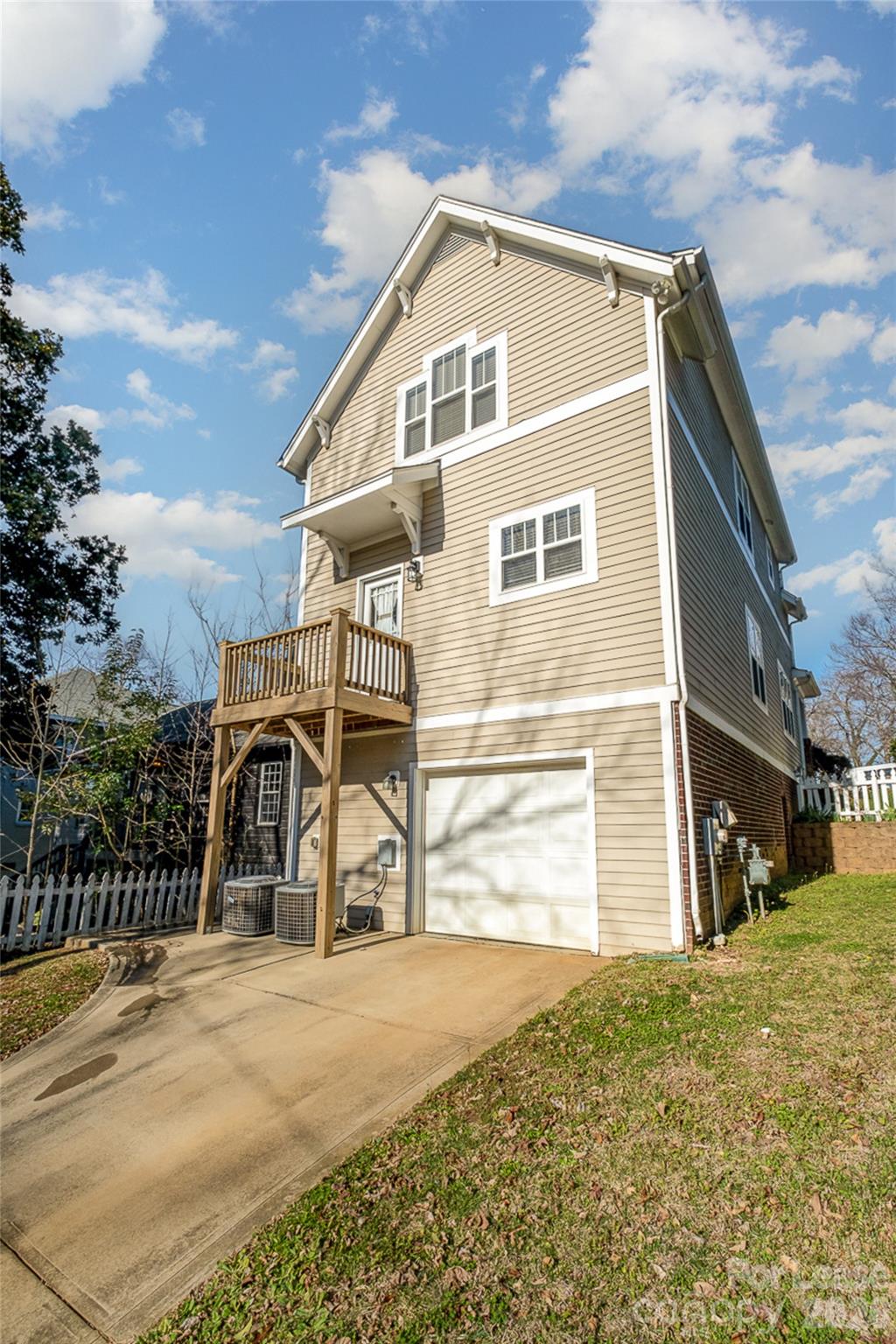 319 Woodvale Place Charlotte NC 28208