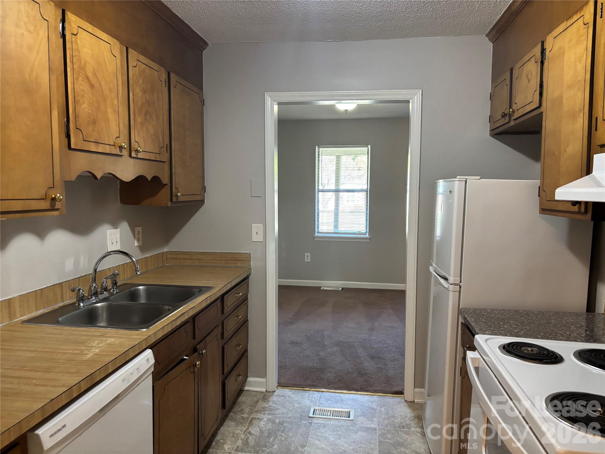 3633 Driftwood Drive Charlotte NC 28205