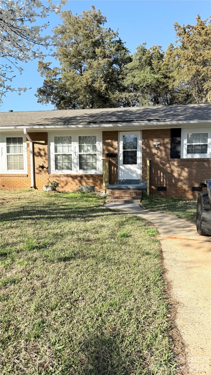 4707 Americana Avenue Charlotte NC 28215
