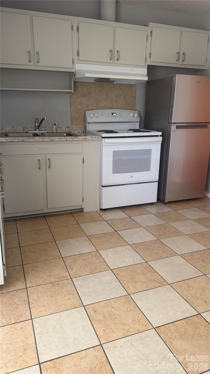 4707 Americana Avenue Charlotte NC 28215