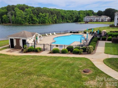 940 Jetton Street Davidson NC 28036
