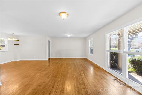4033 Woodgreen Terrace Charlotte NC 28205