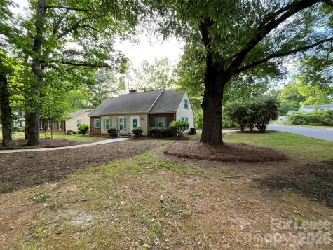 4535 Dawnwood Drive Charlotte NC 28212