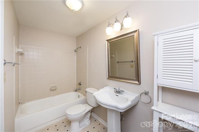 2518 Cranbrook Lane Charlotte NC 28207