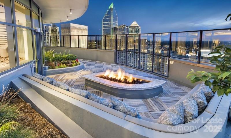 225 S Poplar Street Charlotte NC 28202