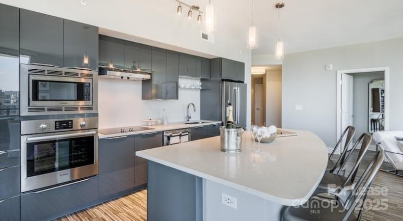225 S Poplar Street Charlotte NC 28202