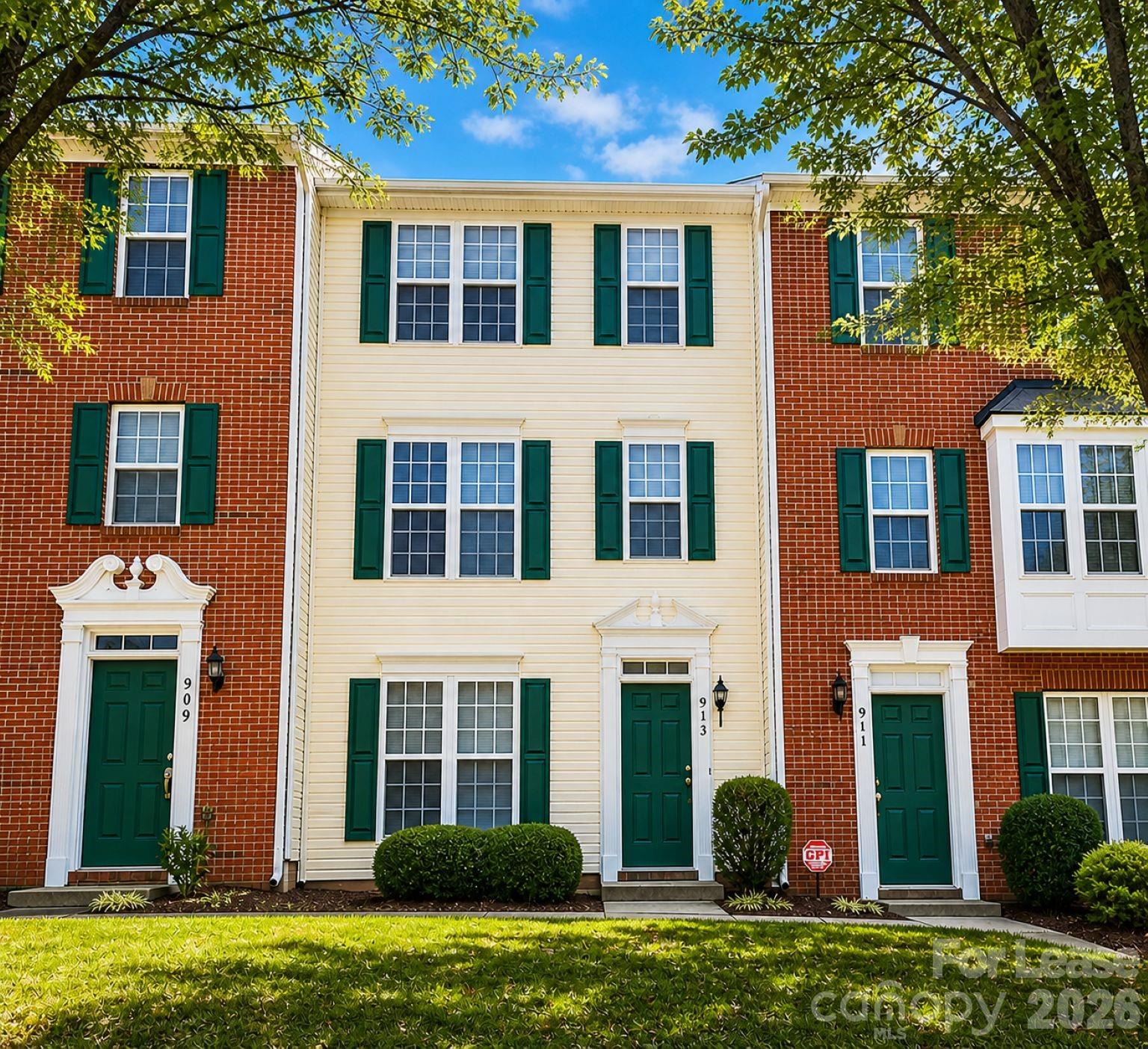 913 Tiger Lane Charlotte NC 28262