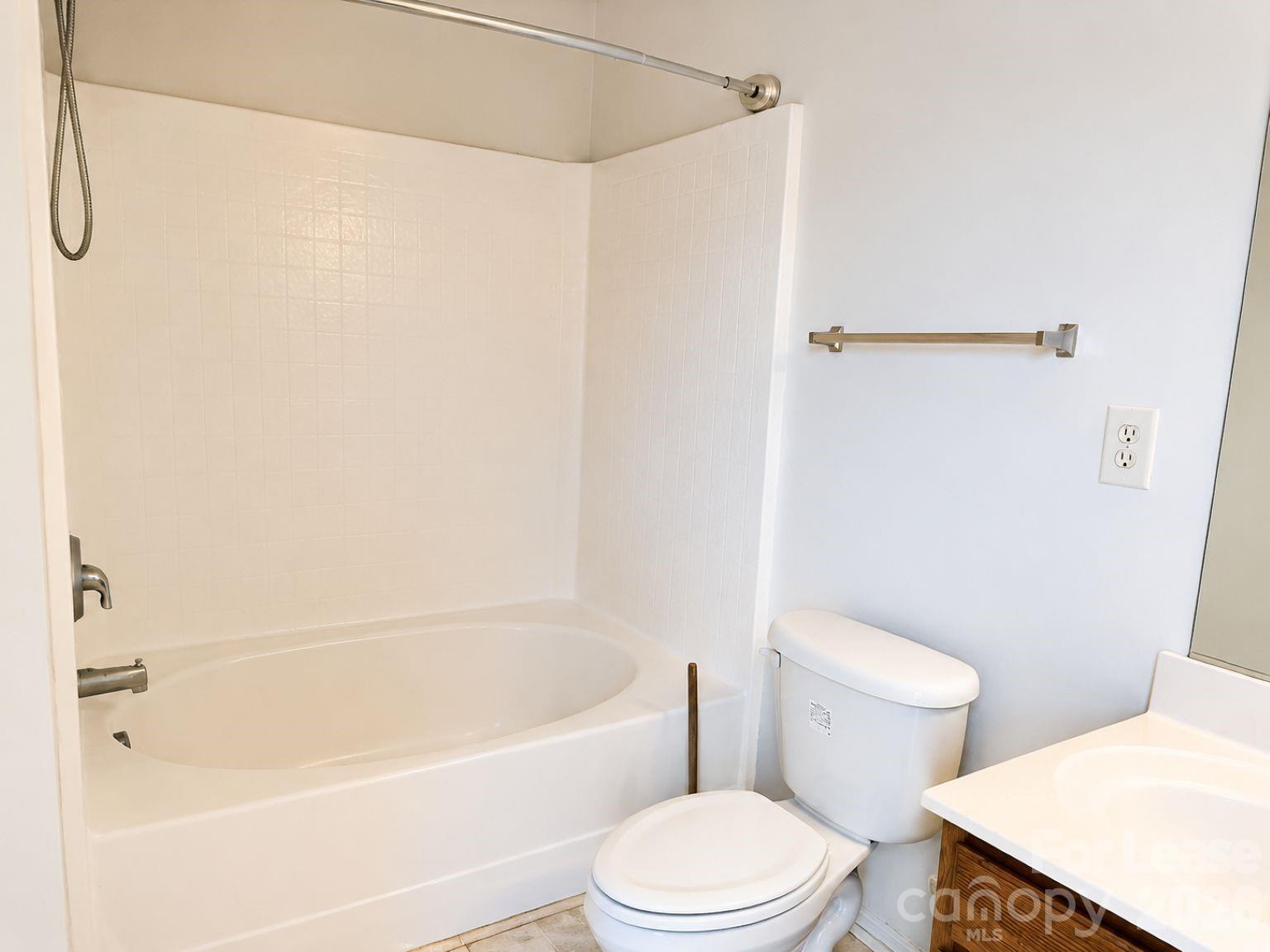 913 Tiger Lane Charlotte NC 28262