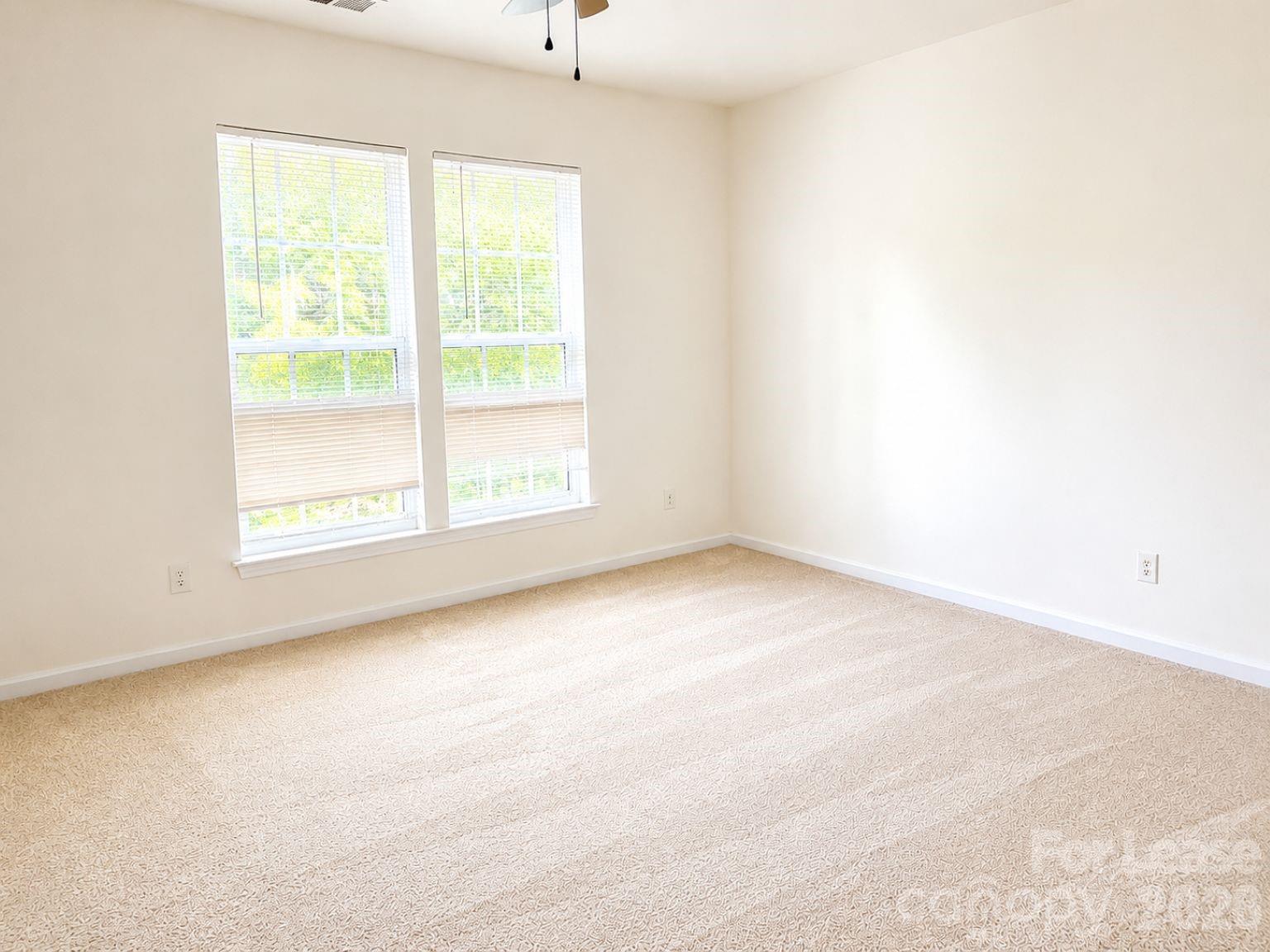 913 Tiger Lane Charlotte NC 28262