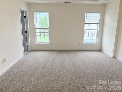 913 Tiger Lane Charlotte NC 28262