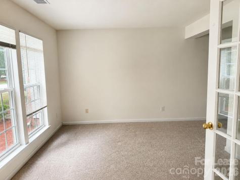 913 Tiger Lane Charlotte NC 28262