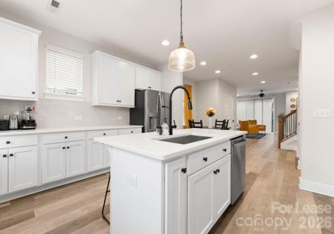 648 W End Drive Charlotte NC 28208