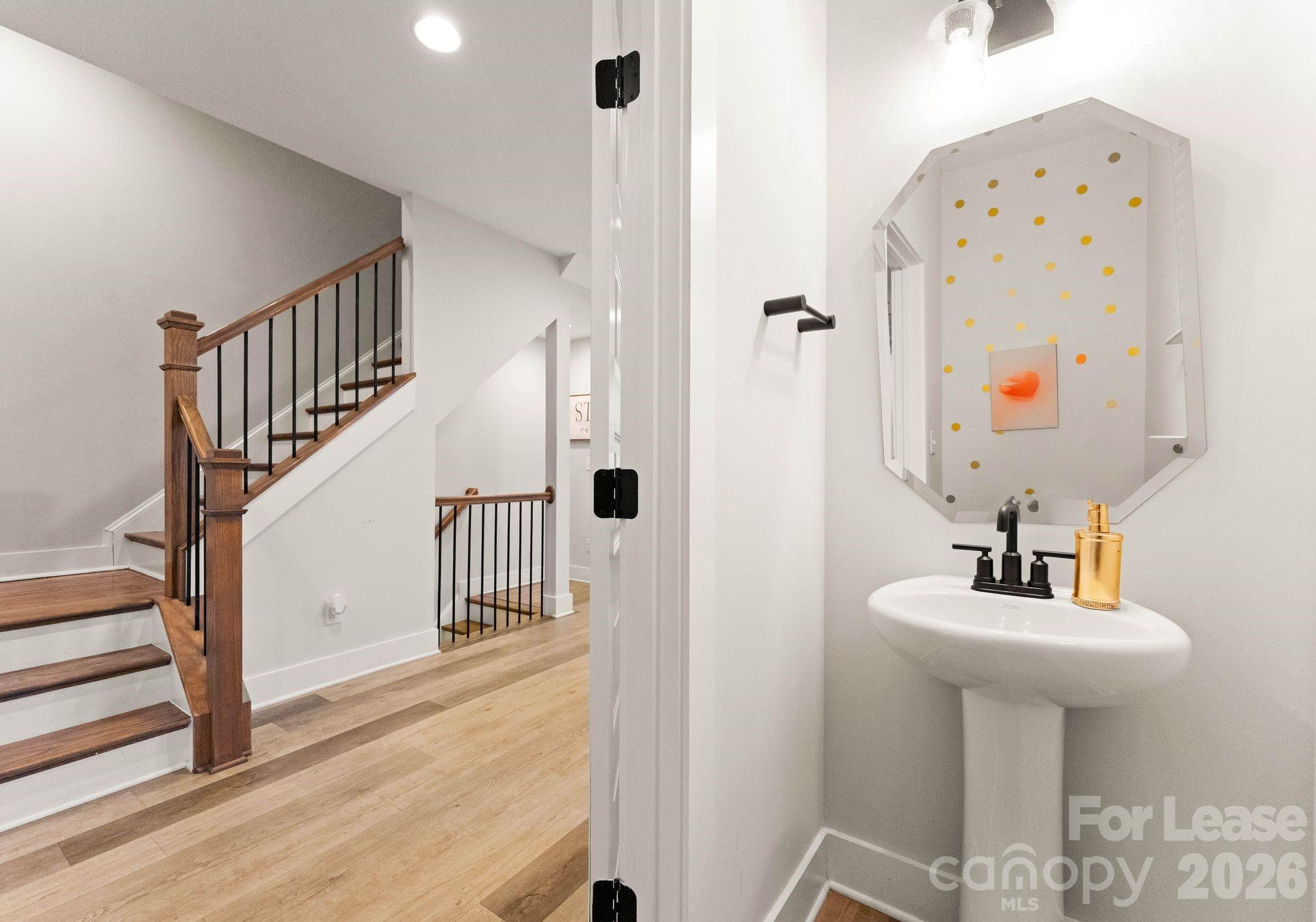648 W End Drive Charlotte NC 28208