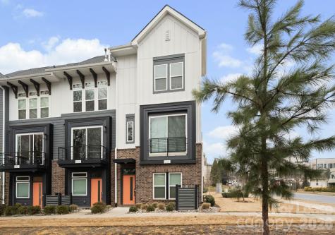 648 W End Drive Charlotte NC 28208