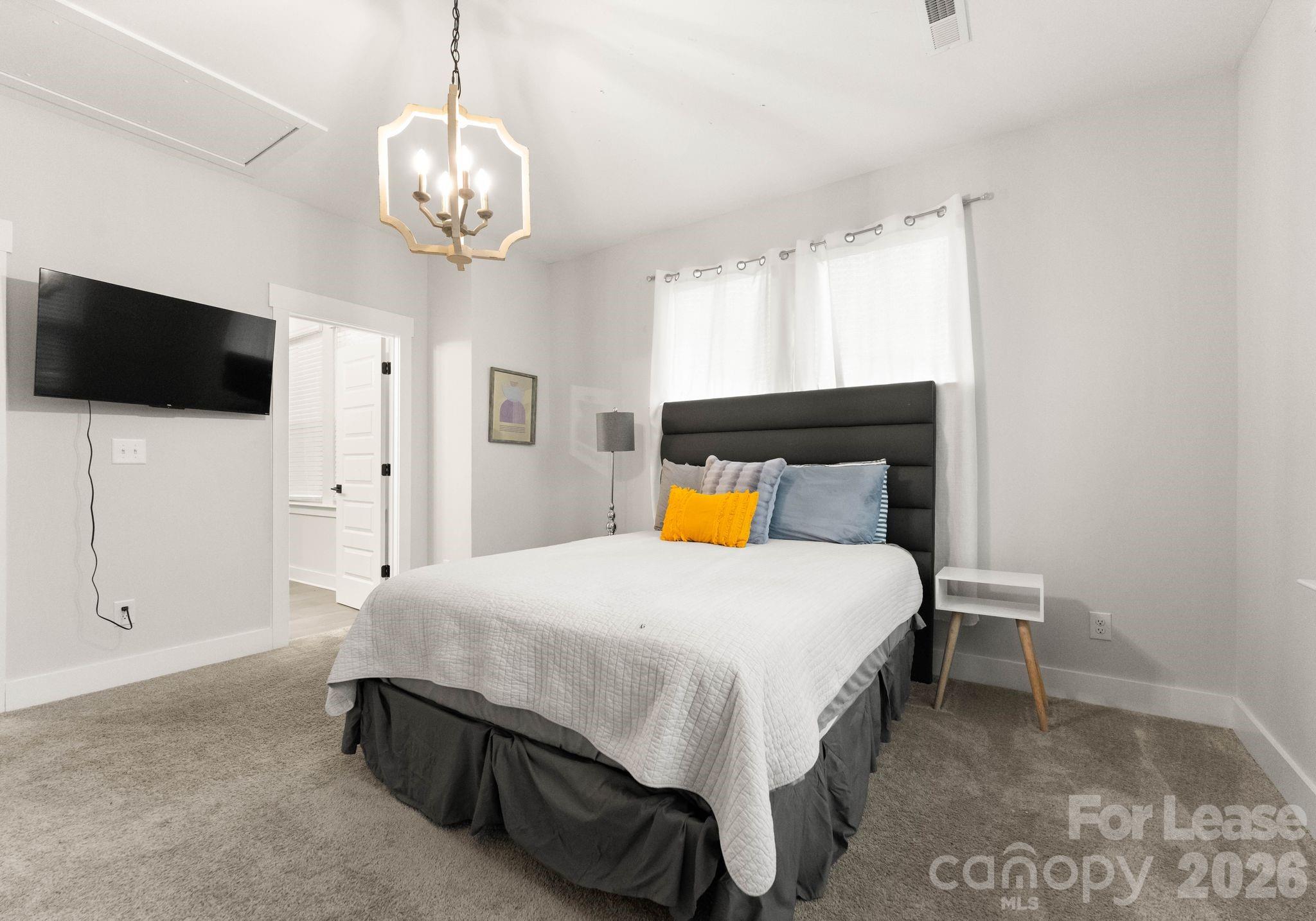 648 W End Drive Charlotte NC 28208