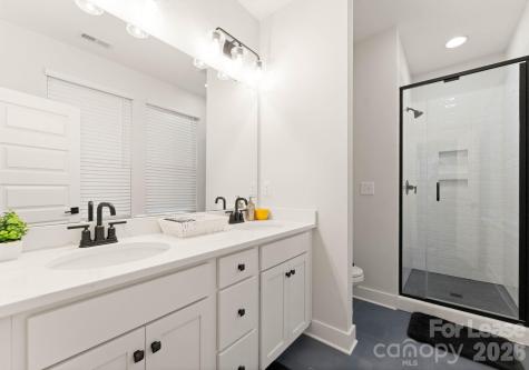 648 W End Drive Charlotte NC 28208