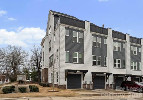 648 W End Drive Charlotte NC 28208